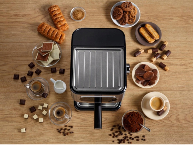 Ekspres kolbowy do kawy Gorenje ESCM15CD 15 bar 1100W Pojemność 1,5 l - obrazek 3