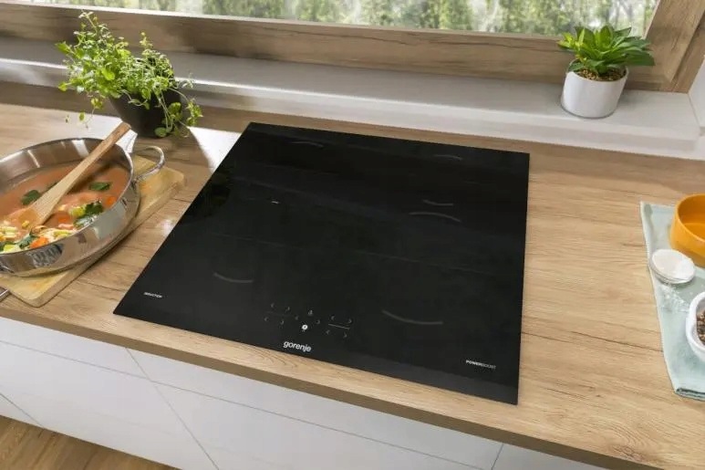 Płyta Gorenje GI6421BC indukcyjna 60 cm 4 pola BridgeZone PowerBoost czarna - obrazek 4