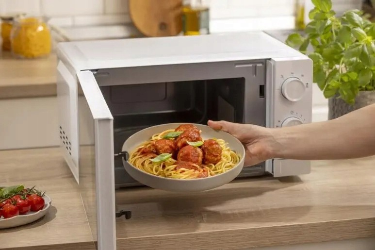 Kuchenka mikrofalowa Gorenje MO20CE1W5 20 l 700 W AquaClean 5 poziomów mocy - obrazek 4