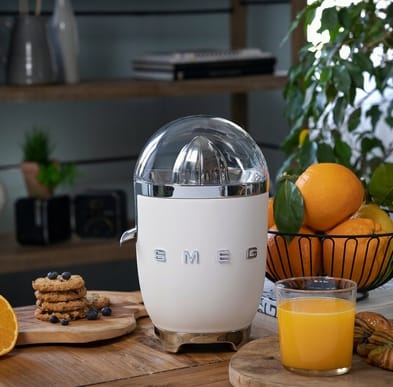 Wyciskarka do cytrusów Smeg CJF01WHMEU biały 70 W - obrazek 3